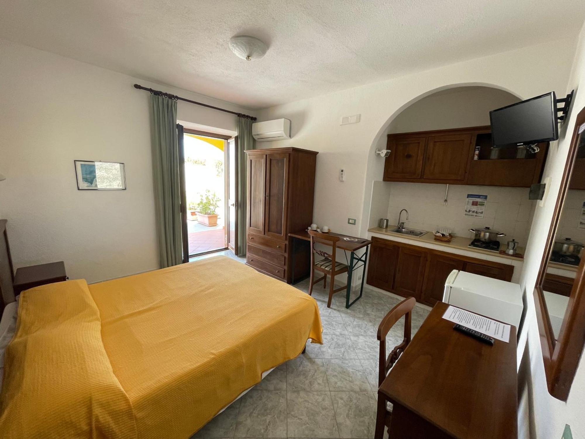 Residence Andrea A Mare Forio di Ischia Exteriör bild